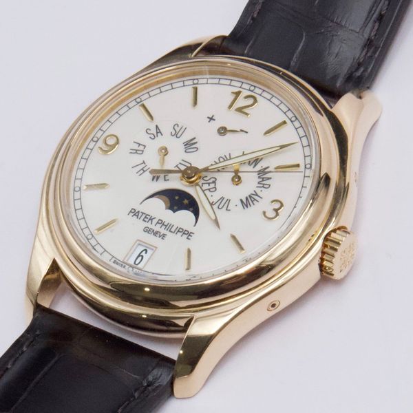 Corum Golden Bridge 113.553.85/M600 0000R